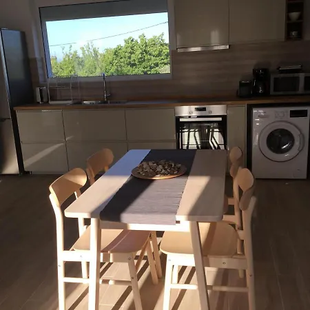 度假居 Oikia Ampavris