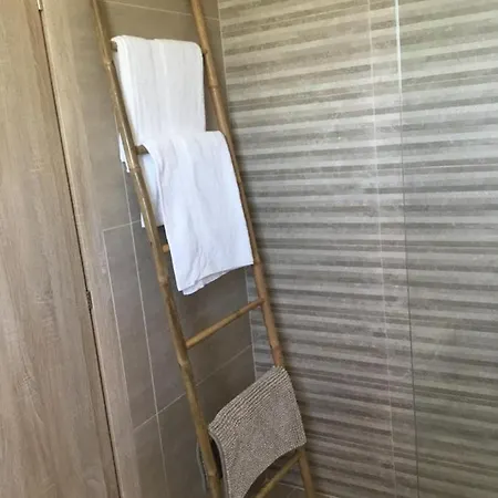 Oikia Ampavris * 科斯镇