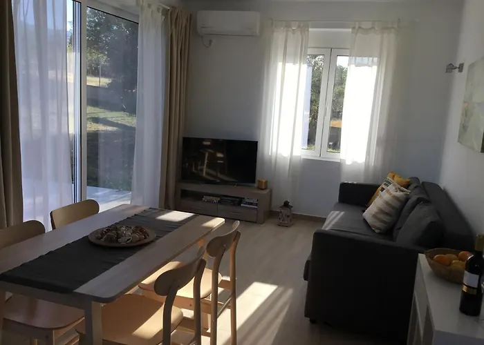 Oikia Ampavris * 코스 타운