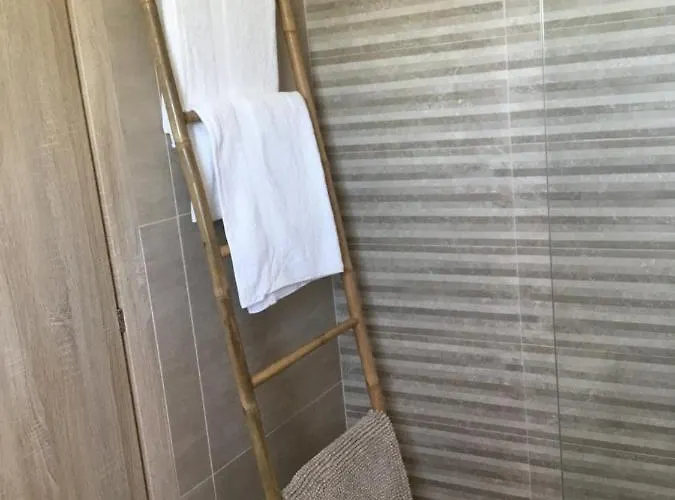 Oikia Ampavris * 코스 타운